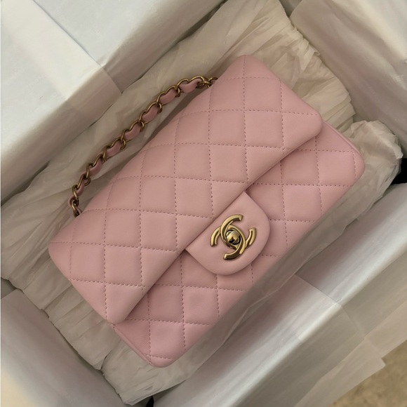 CHANEL π€ 24S Light Pink Lambskin Mini Classic Flap Bag - Picture 5 of 16